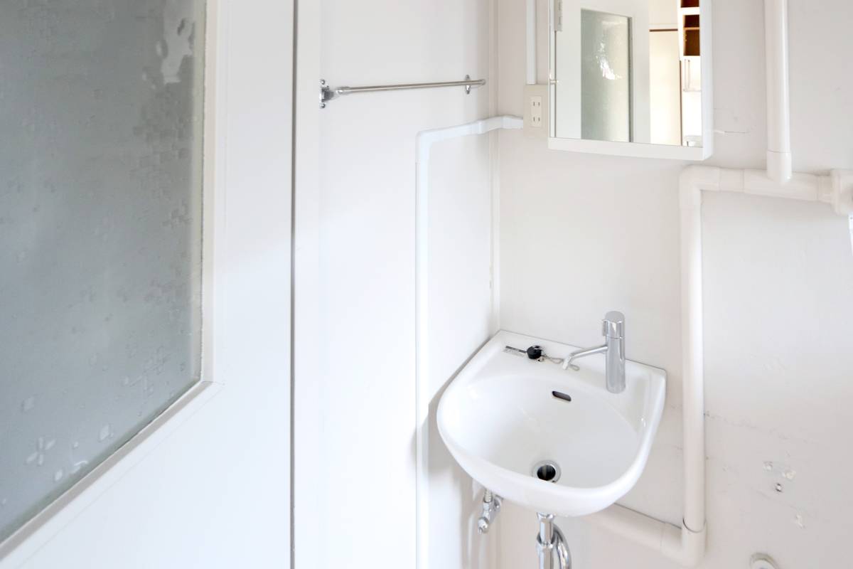 Powder Room in Village House Iwata in Hikari-shi