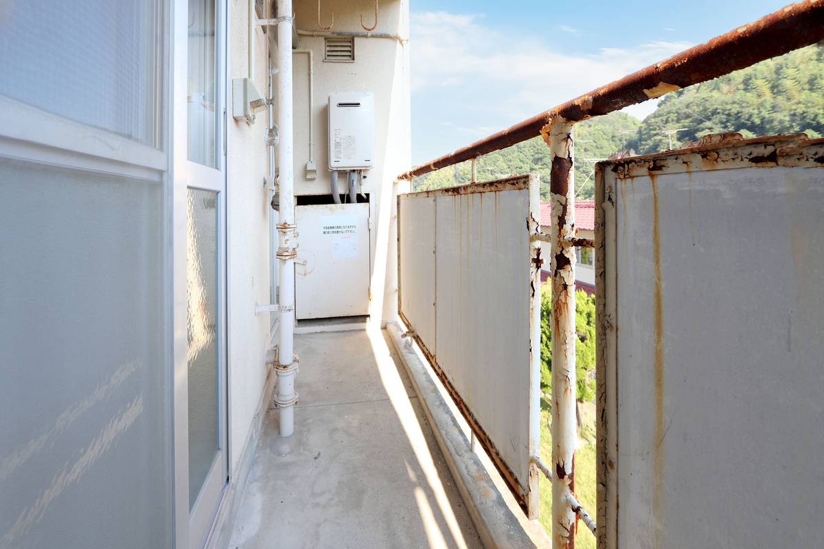 Balcony in Village House Iwata in Hikari-shi