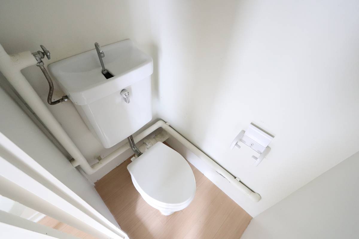 Toilet di Village House Ganmanji di Miyoshi-shi