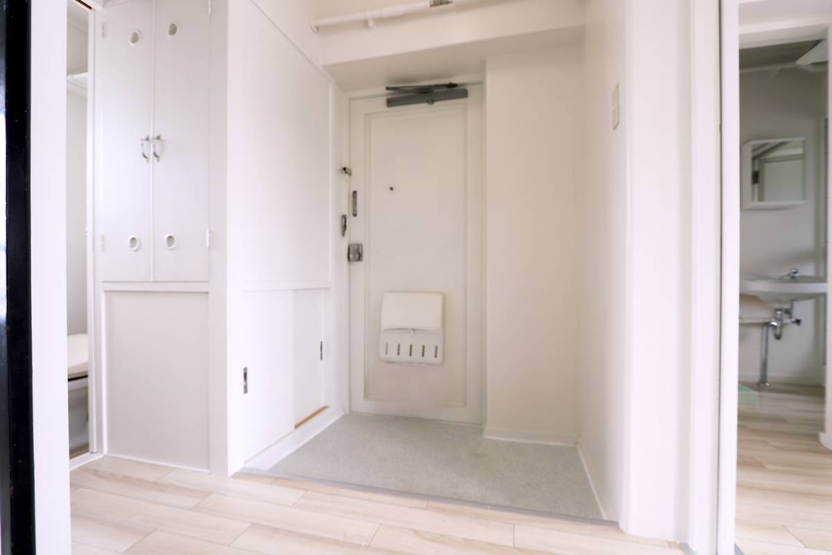 Pintu Masuk Apartemen di Village House Kute di Oda-shi