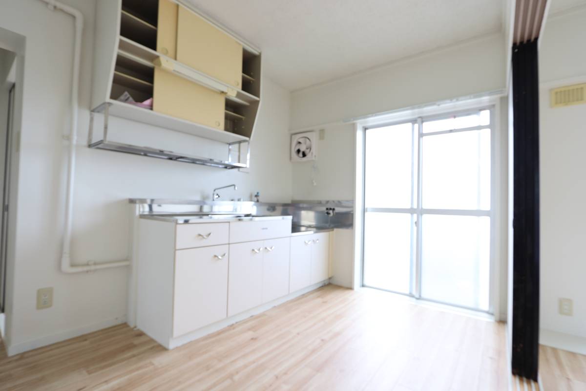 Khu vực bếp của Village House Kute ở Oda-shi