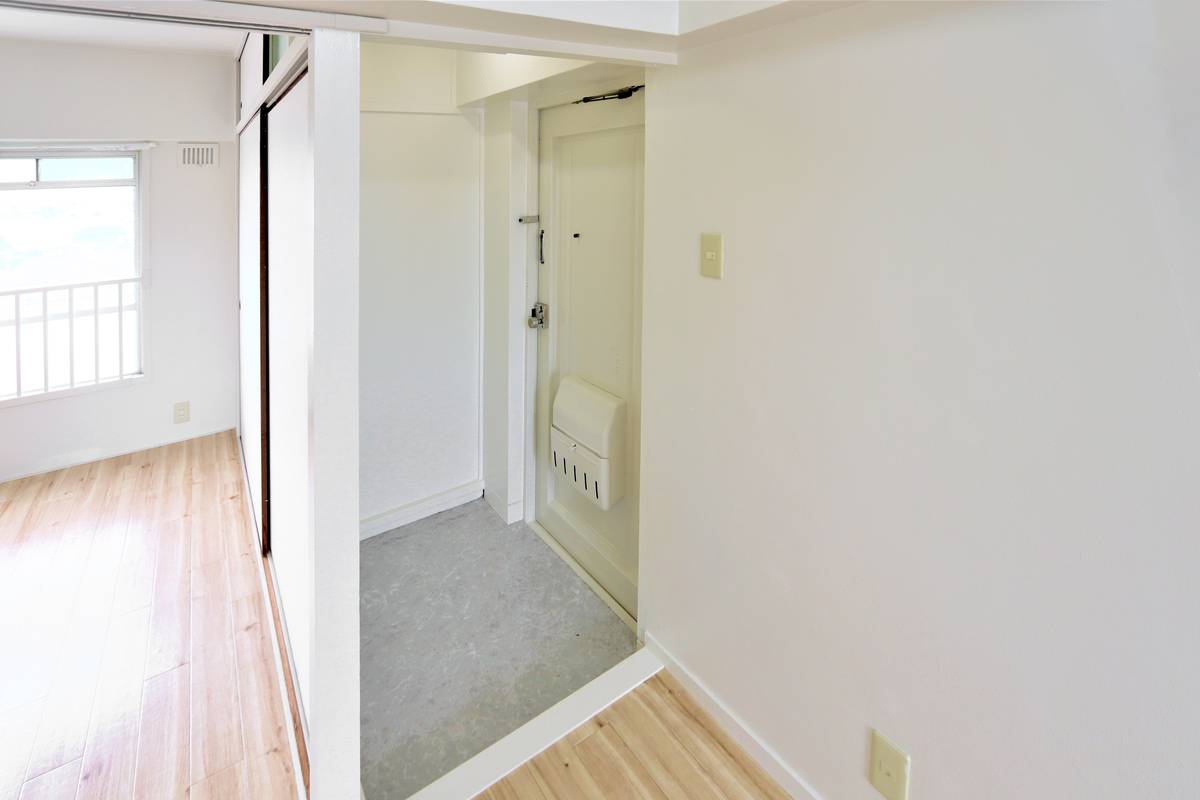 Pintu Masuk Apartemen di Village House Kuga di Iwakuni-shi