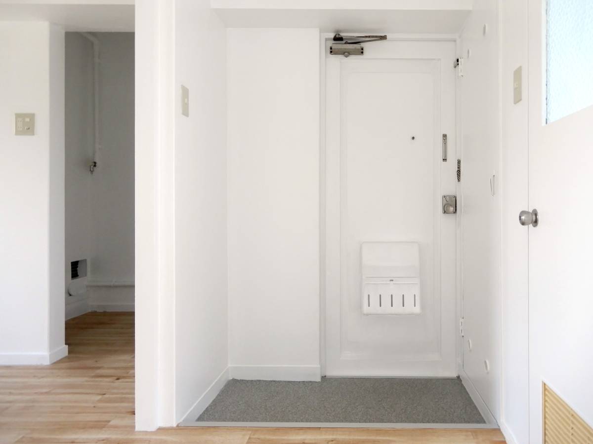 Pintu Masuk Apartemen di Village House Unshu Hirata di Izumo-shi