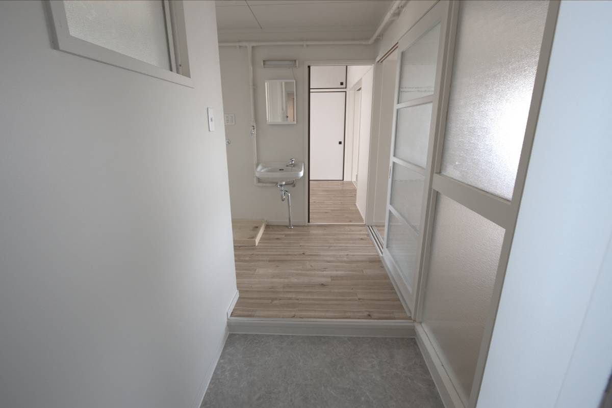 Pintu Masuk Apartemen di Village House Kiyosue di Shimonoseki-shi