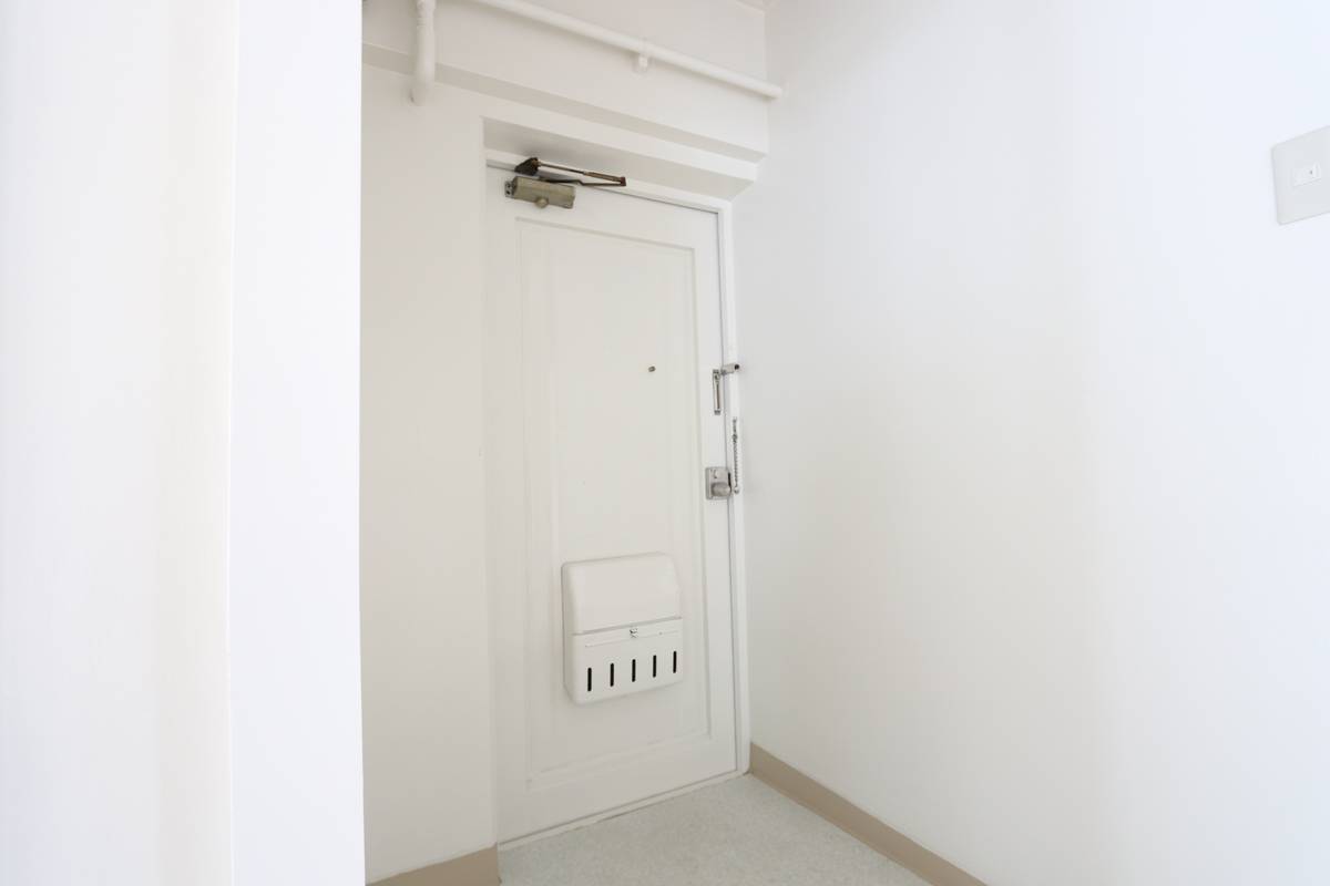 Pintu Masuk Apartemen di Village House Mine di Mine-shi