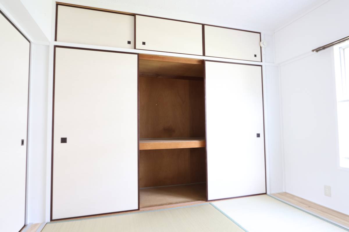 Storage Space in Village House Yoshinaga in Bizen-shi