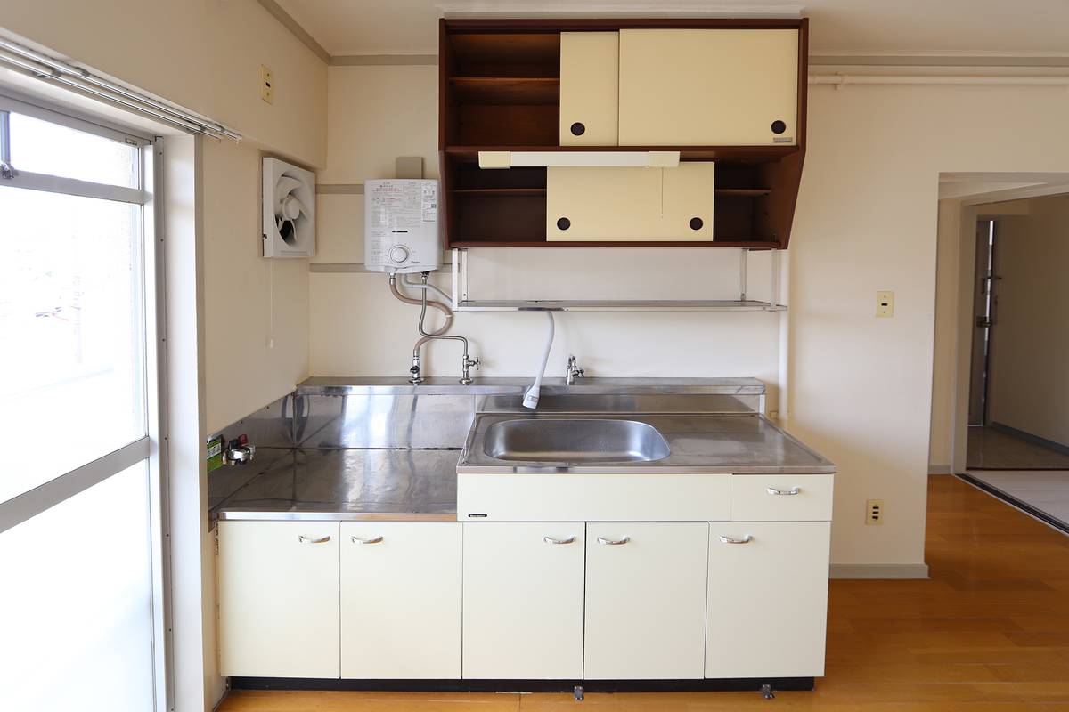 Dapur di Village House Kita Yamate di Hofu-shi
