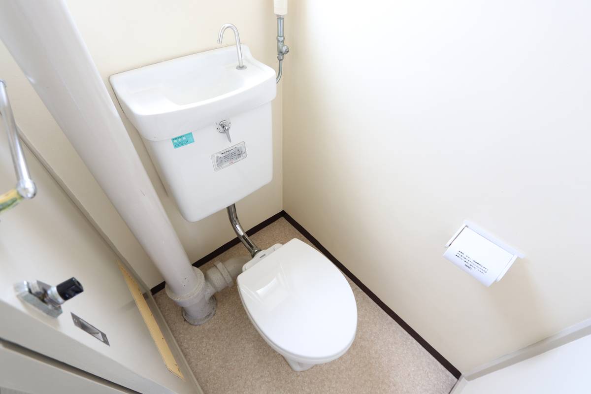 Toilet di Village House Kita Yamate di Hofu-shi
