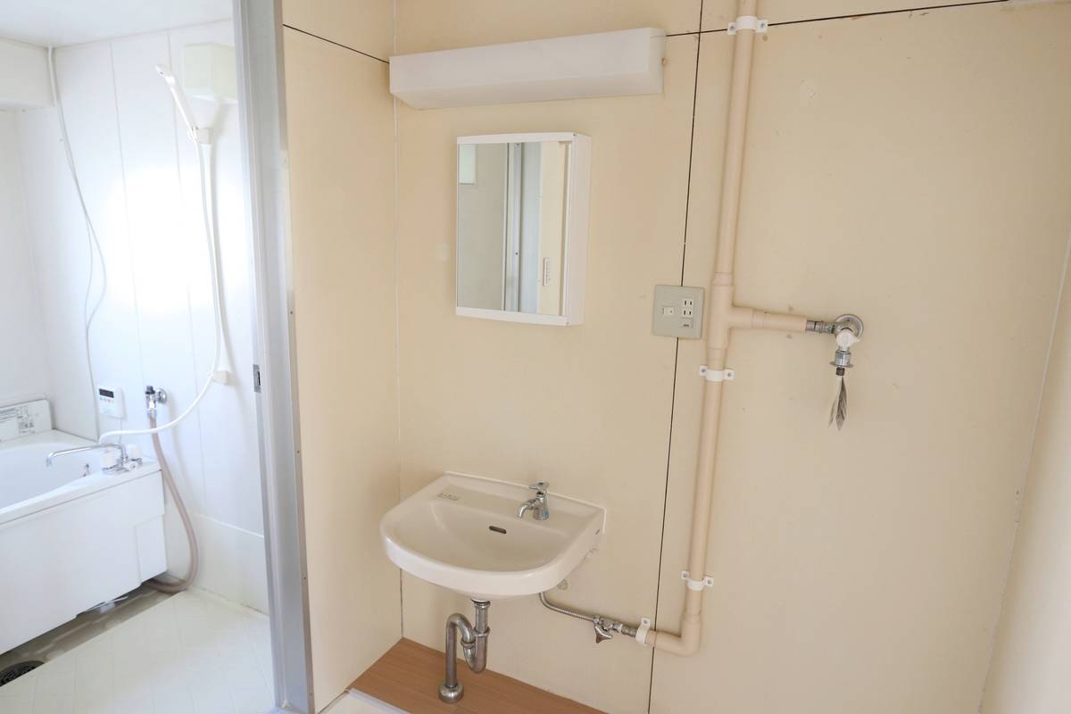 Ruang Rias di Village House Ooda di Oda-shi