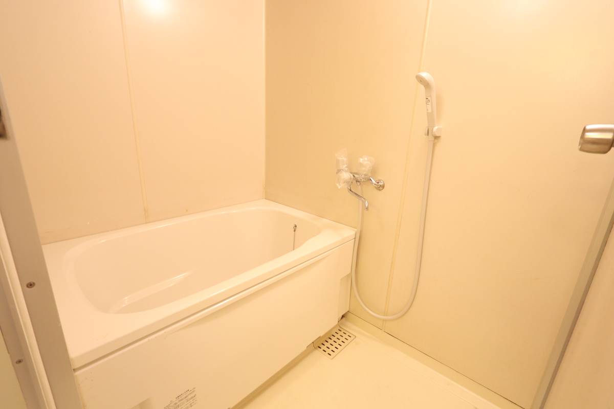 Kamar Mandi di Village House Takamigaoka Tower di Higashihiroshima-shi