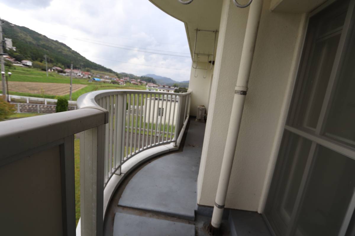 Balcony in Village House Yoshii 1 in Akaiwa-shi