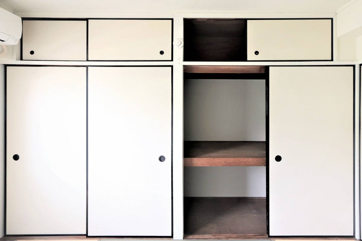 Khu vực chứa đồ của Village House Koga ở Koga-shi