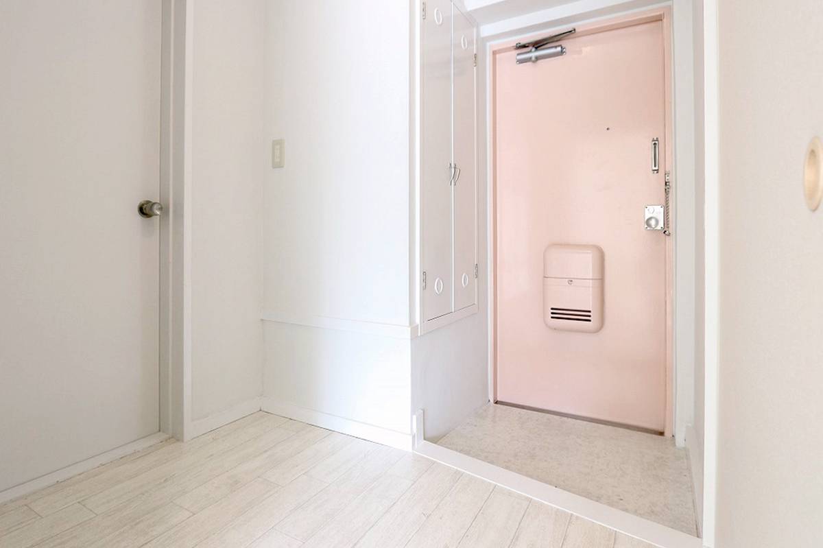 Khu vực cửa ra vào Village House Koga ở Koga-shi