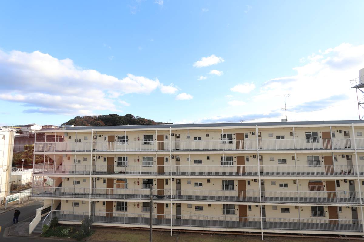 Tầm nhìn từ Village House Munakata ở Munakata-shi