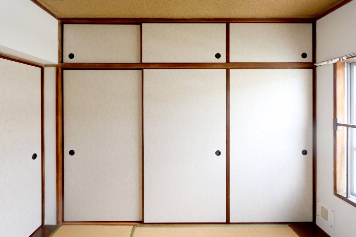 Khu vực chứa đồ của Village House Imari ở Imari-shi