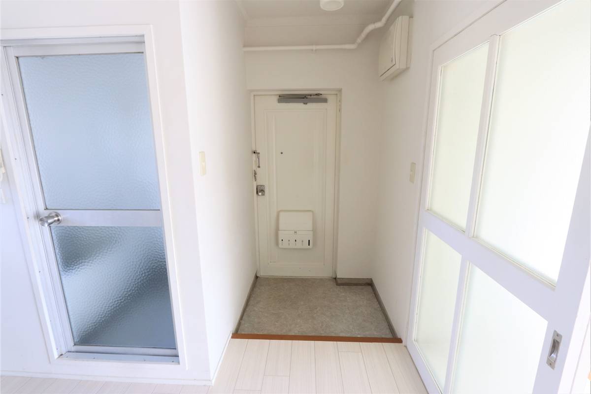 Apartment Entrance in Village House Imari in Imari-shi