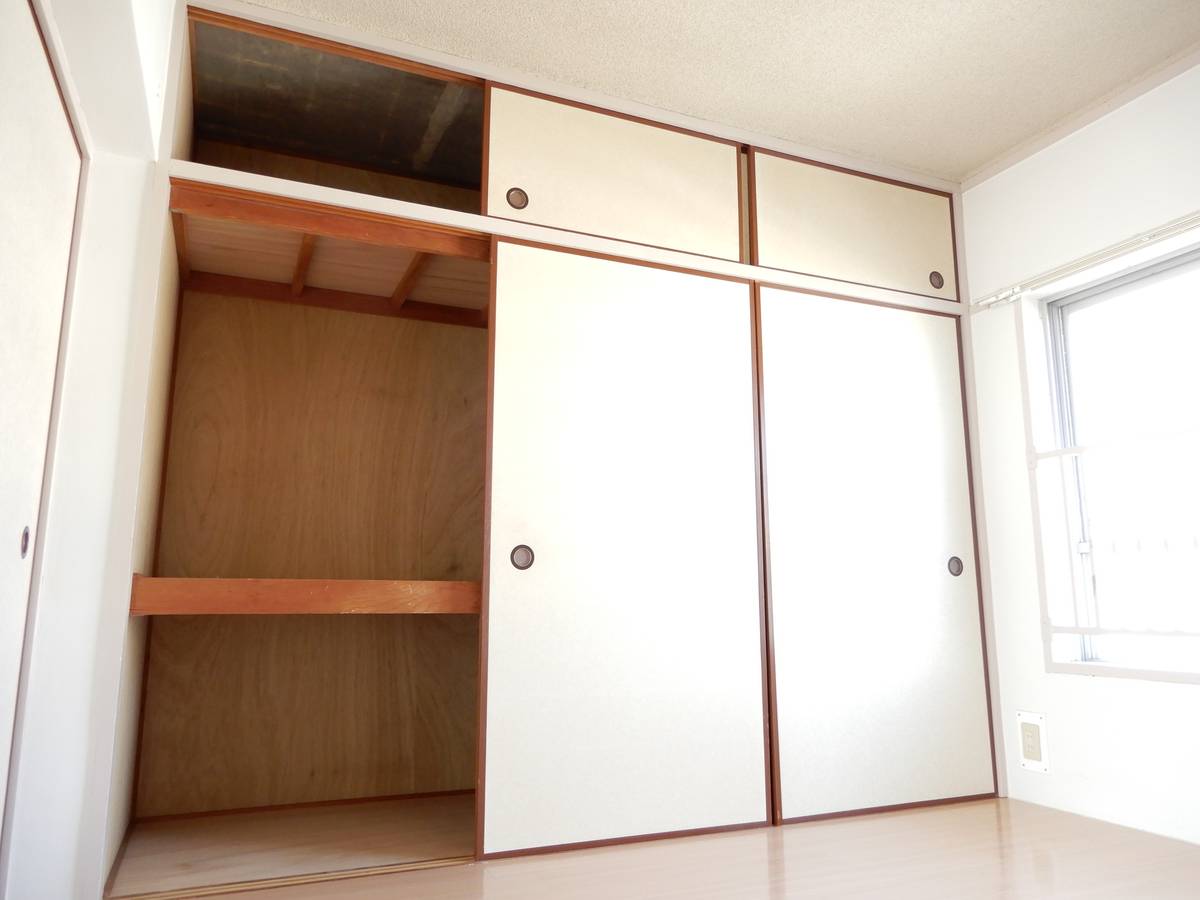 Storage Space in Village House Otsukadai in Miyazaki-shi