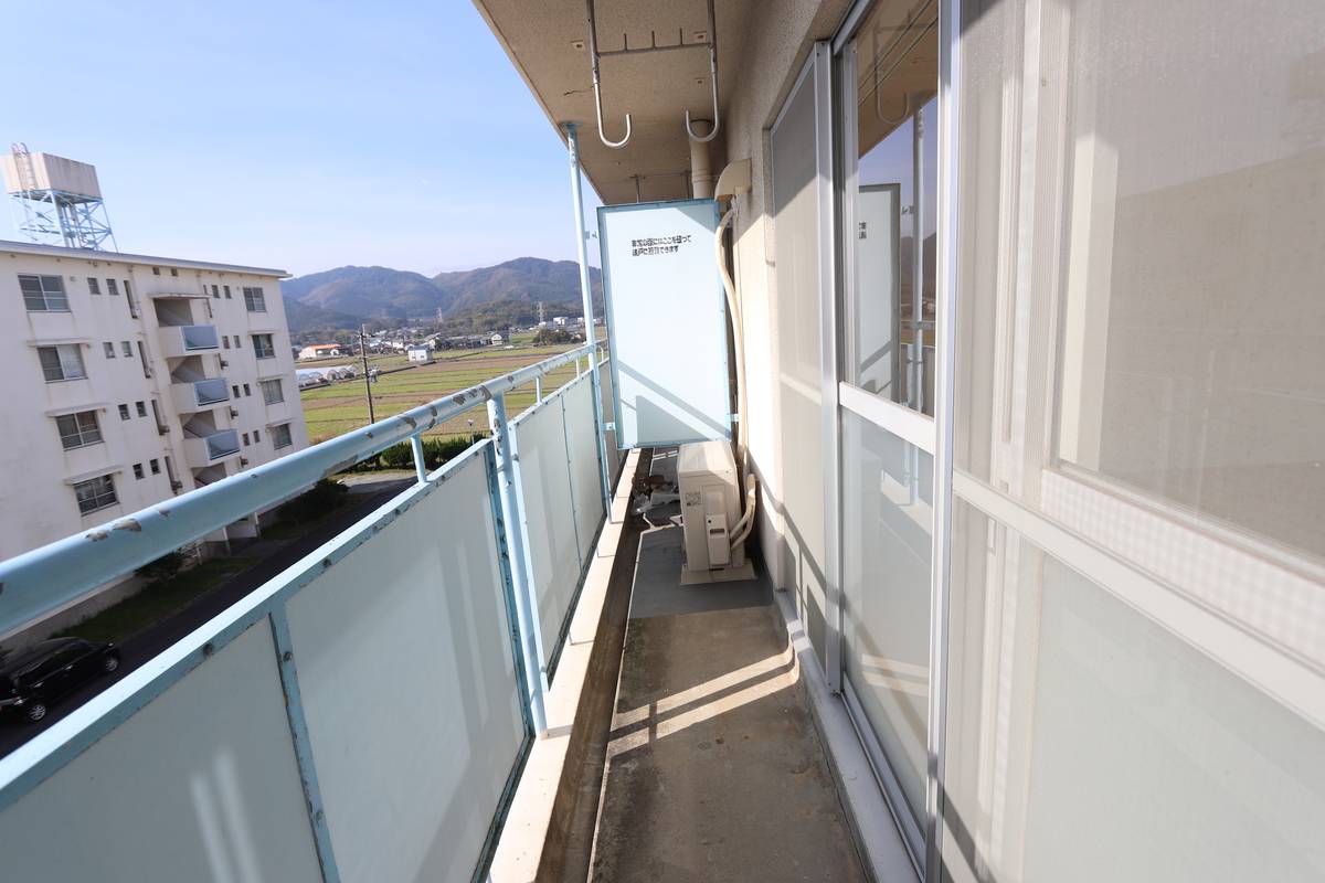 Balcony in Village House Nougata in Nogata-shi