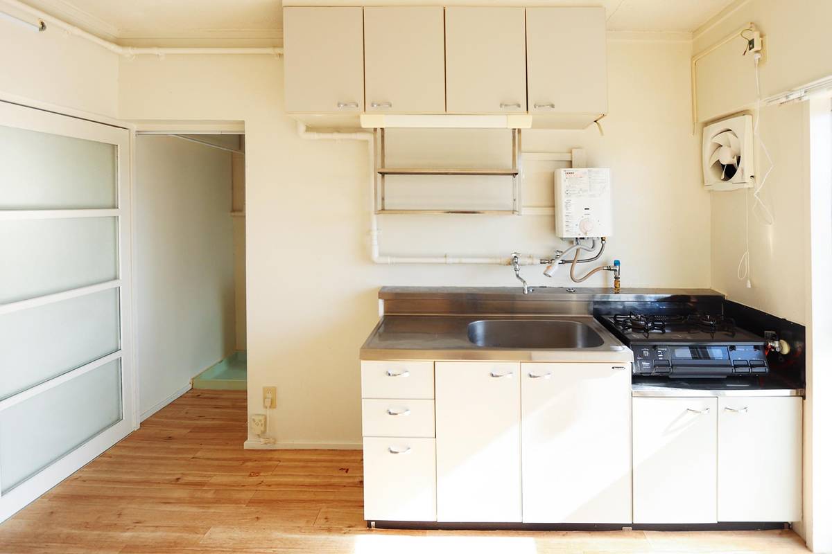 Khu vực bếp của Village House Ueki ở Kita-ku