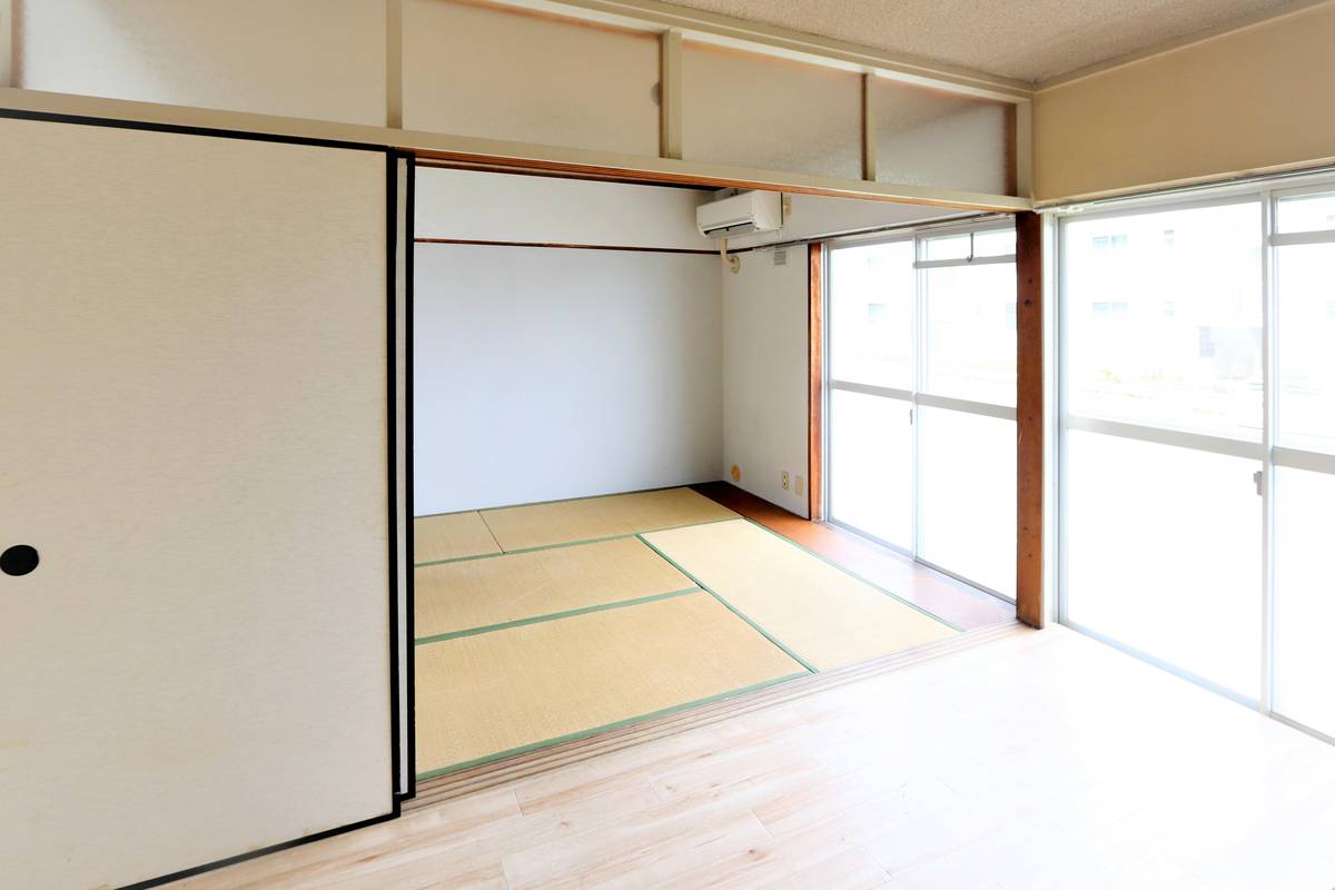 Ruang Tamu di Village House Ueki di Kita-ku