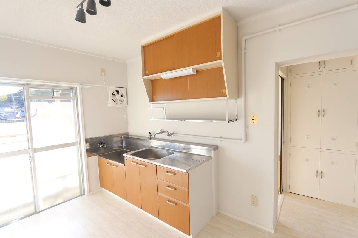 Dapur di Village House Imajuku di Nishi-ku