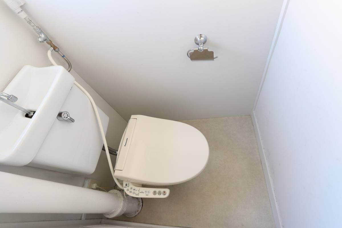 Toilet di Village House Imajuku di Nishi-ku