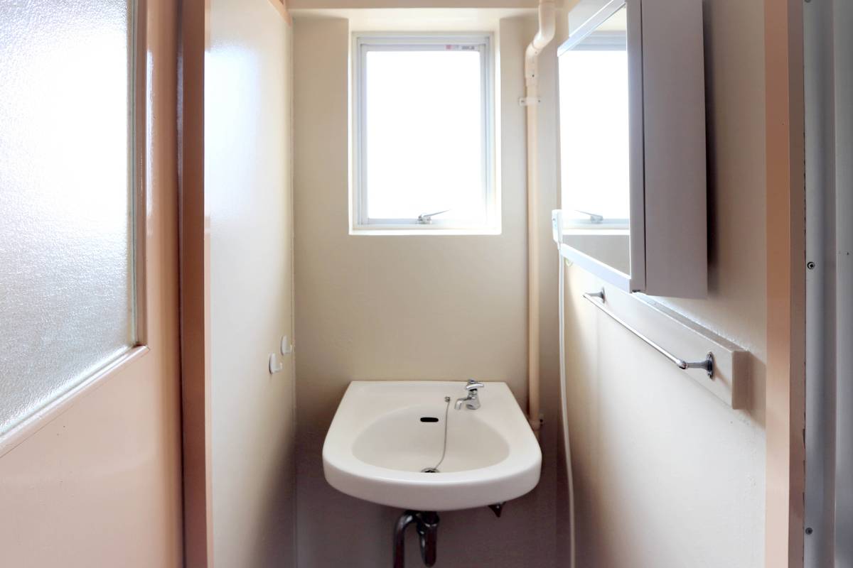 Ruang Rias di Village House Wakaba 2 di Isahaya-shi