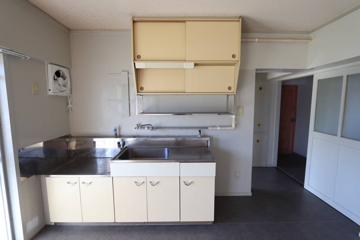 Dapur di Village House Shiranui di Uki-shi
