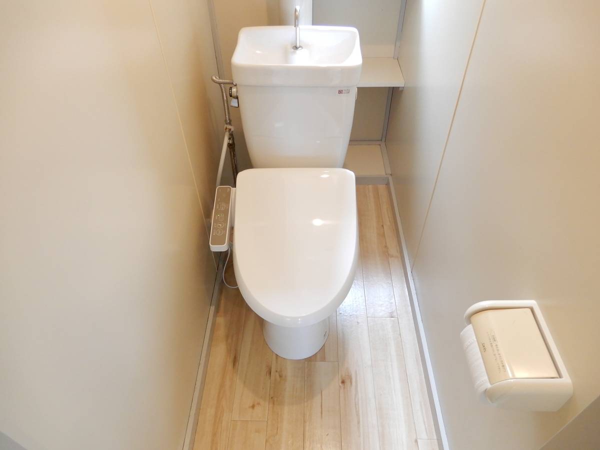Toilet di Village House Nougata Higashi di Nogata-shi