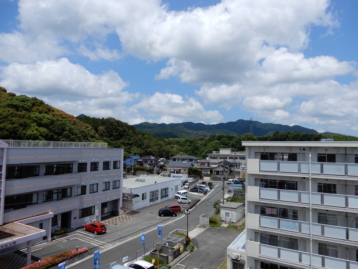 Tầm nhìn từ Village House Igawa ở Iizuka-shi