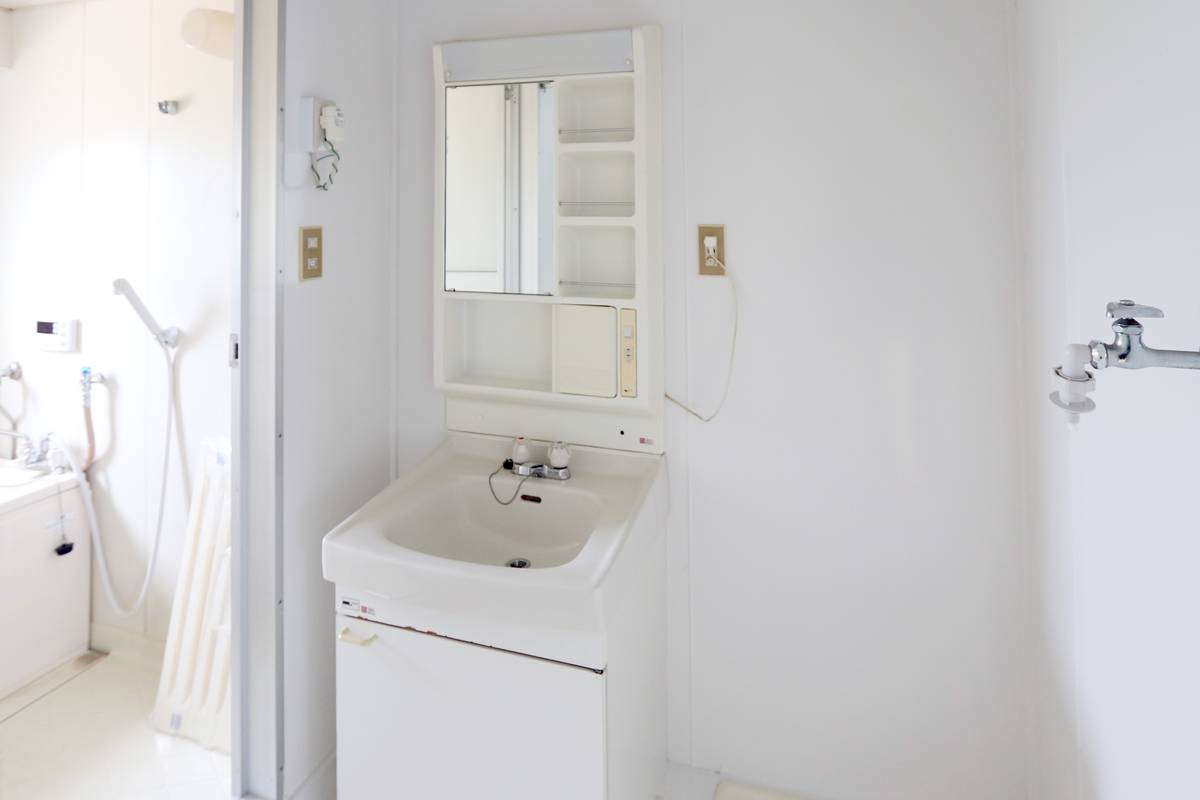 小城市ビレッジハウス牛津の洗面所