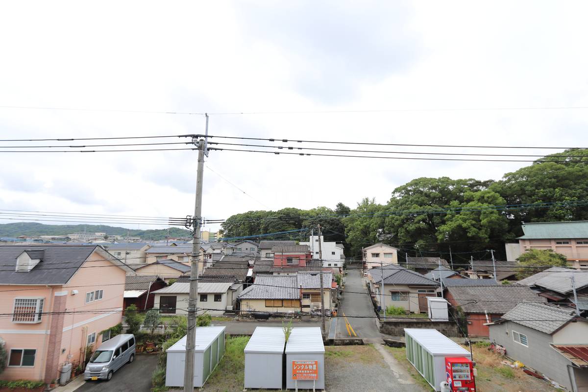 Tầm nhìn từ Village House Shirakawa ở Omuta-shi