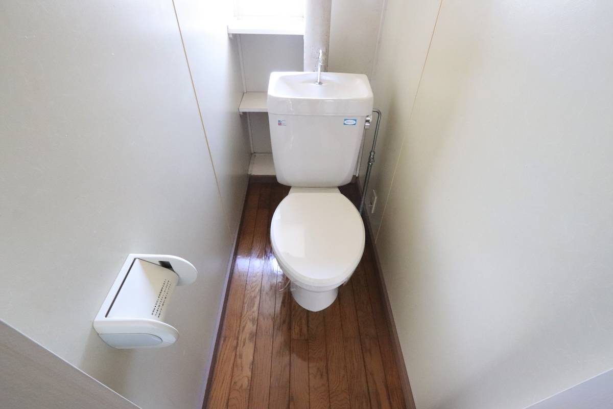 Toilet di Village House Egami di Sasebo-shi