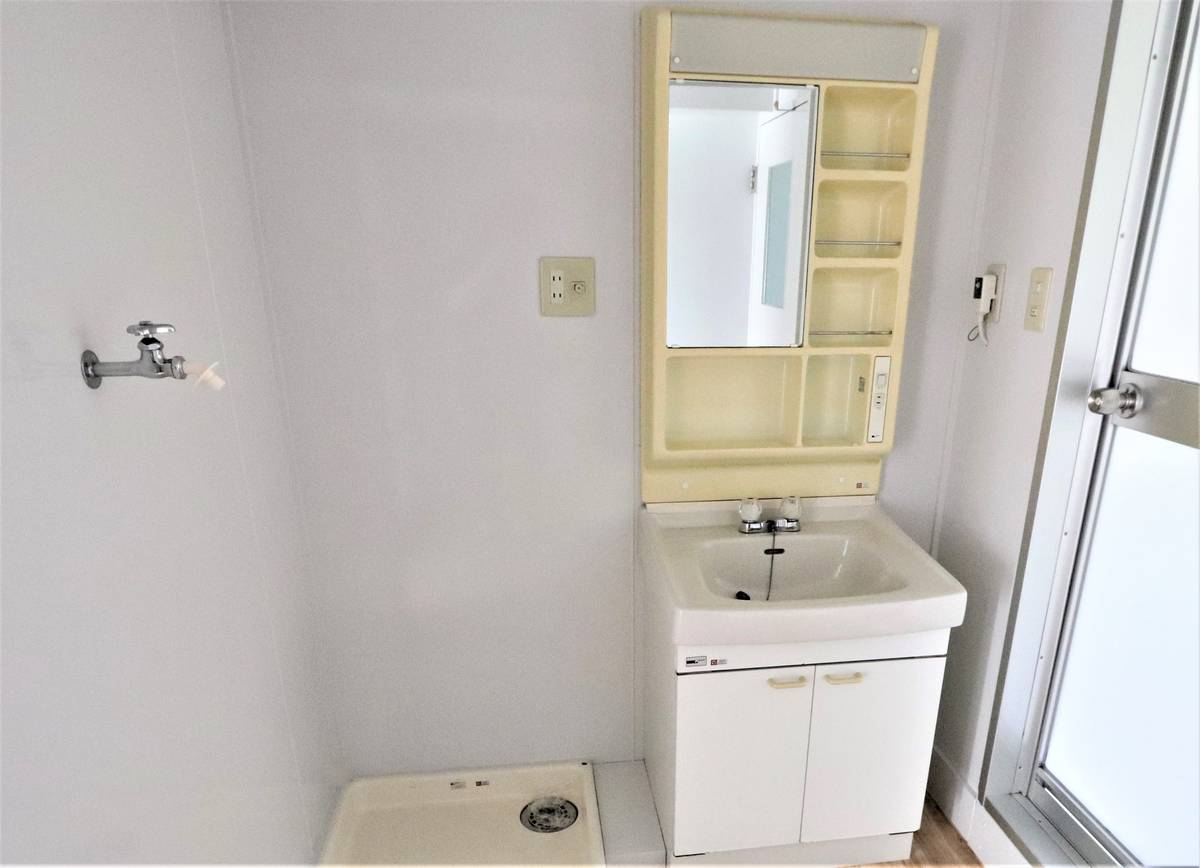 Ruang Rias di Village House Egami di Sasebo-shi