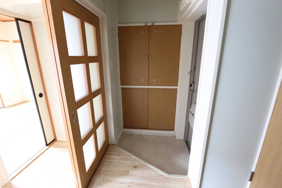 西区ビレッジハウス春日Ⅱの玄関