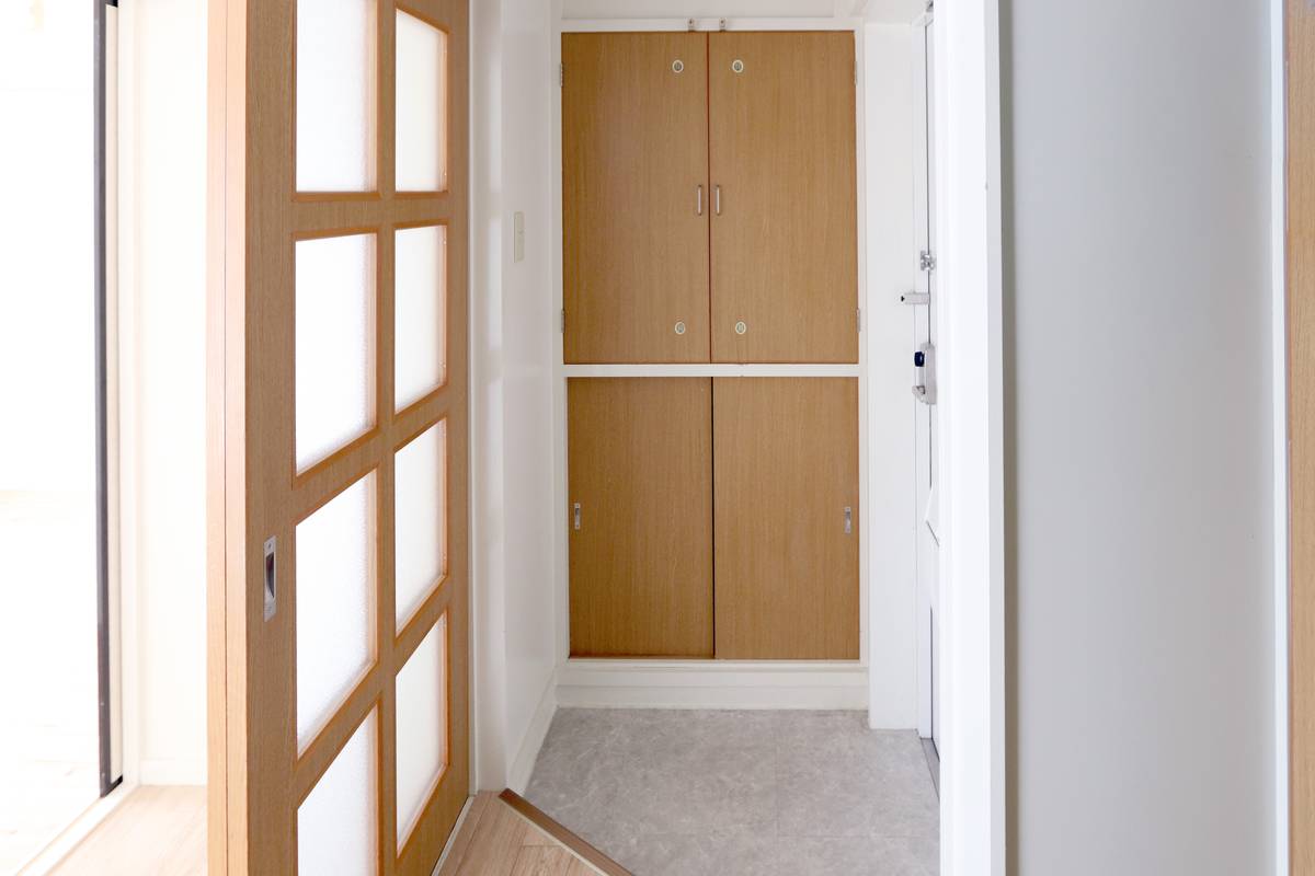 西区ビレッジハウス春日Ⅱの玄関