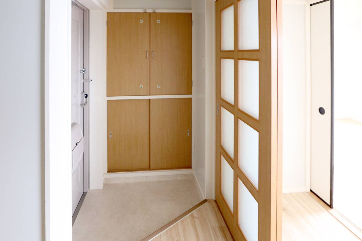 西区ビレッジハウス春日Ⅱの玄関