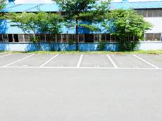 Bãi đậu xe của Village House Tsutsumigaoka ở Kitakami-shi