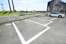 Bãi đậu xe của Village House Ishibashi ở Shimotsuke-shi