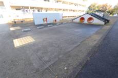 Tajimi-shi ရှိ ကားပါကင်နေရာ ၏ Village House Takiro