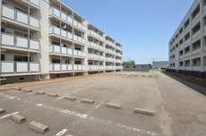 Estacionamento Village House Oyabe em Oyabe-shi