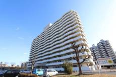 Ngoại thất của Village House Kashiihama Tower ở Higashi-ku