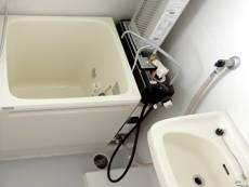 大垣市ビレッジハウス新開のバス