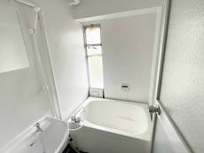 小牧市ビレッジハウス大輪のバス