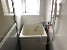 鈴鹿市ビレッジハウス西条のバス