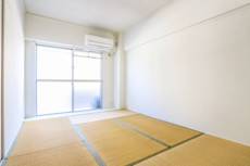Living Room in Village House Habu in Sanyoonoda-shi