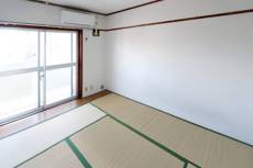 Living Room in Village House Yoshizuka in Hakata-ku