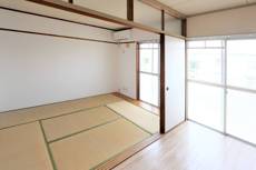 Phòng khách của Village House Otsukadai ở Miyazaki-shi